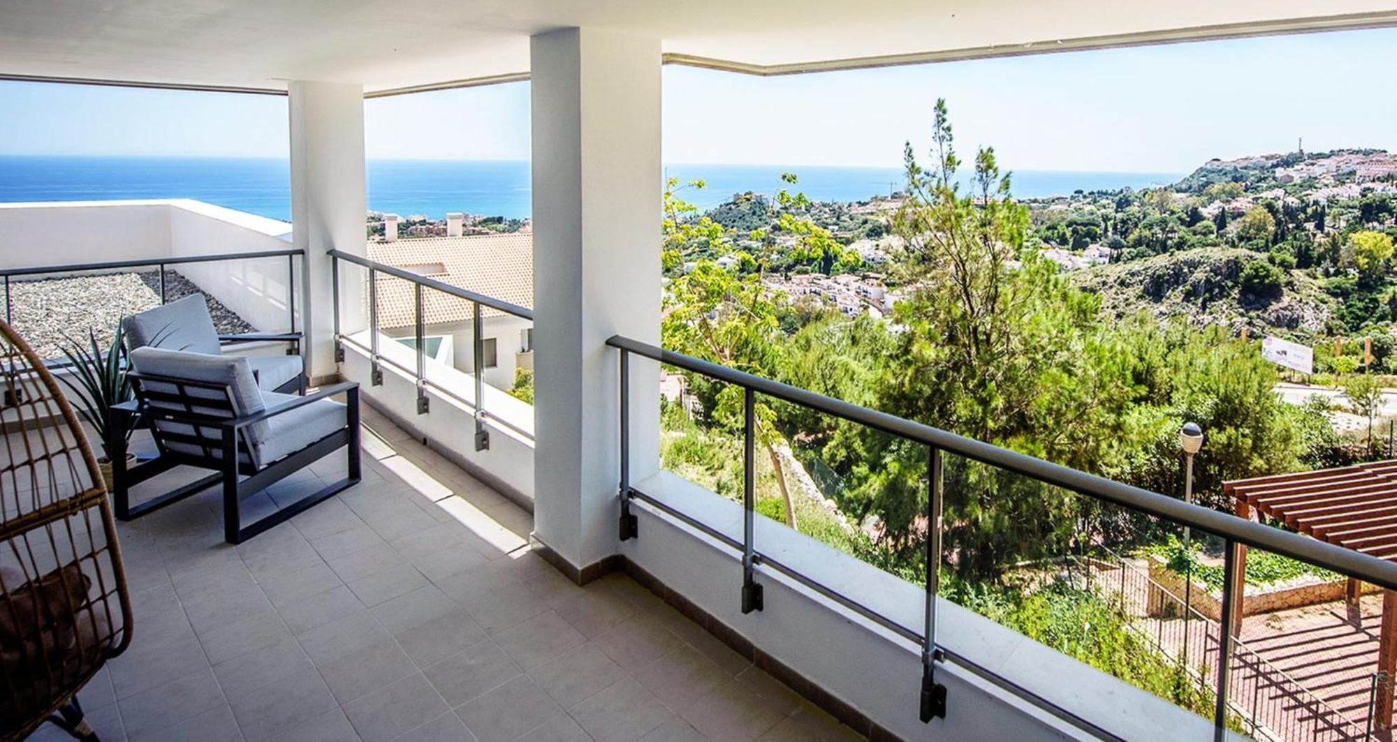 Luxury Serenity Benalmadena. Sea, Mountain View